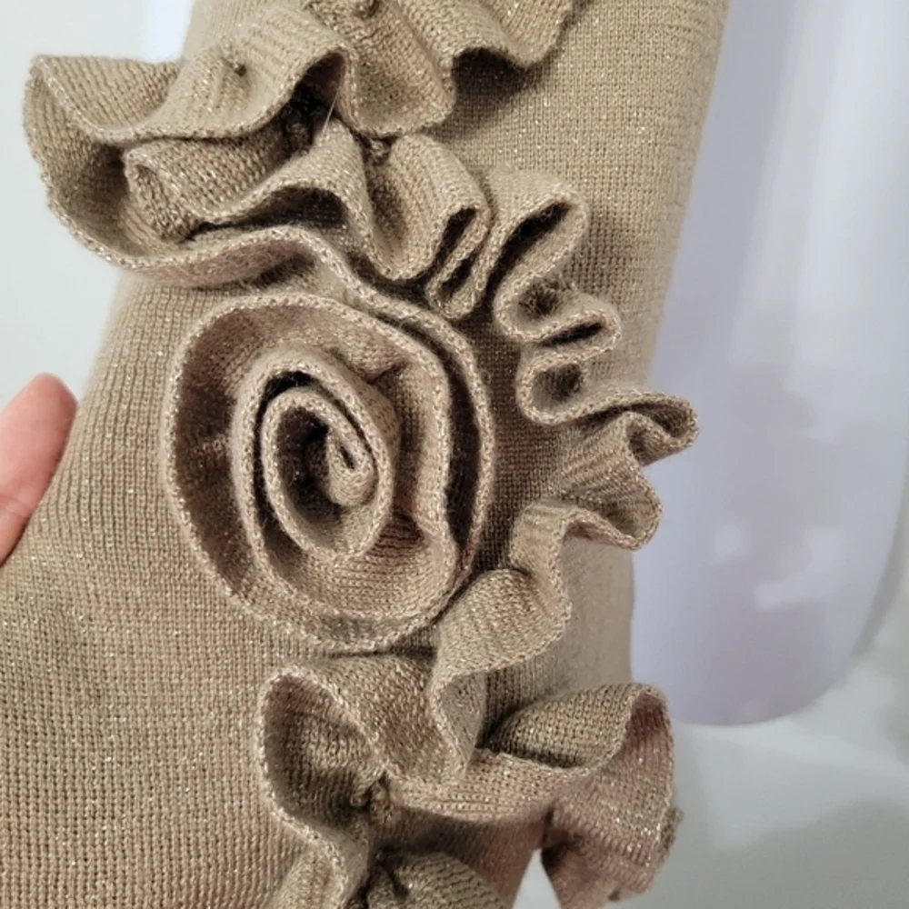 NWT Talbots Women's Scarf Wool Blend Metallic Gold‎ Tan Rosettes 3D Ruffles